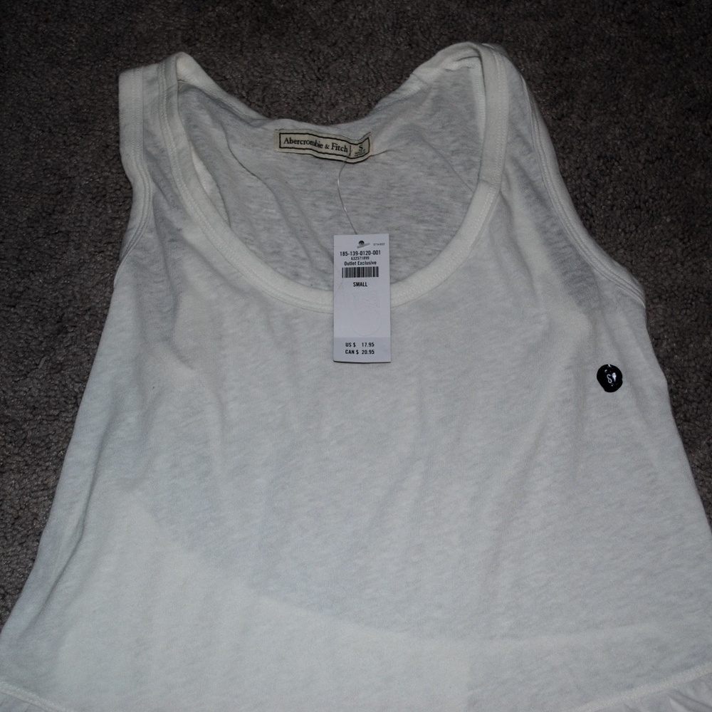 Abercrombie and Fitch Top - Adult Small